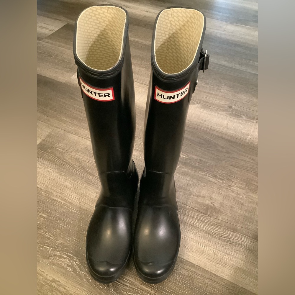 SOLD!  Hunter Women's Original Tall Rain Boots (Black)